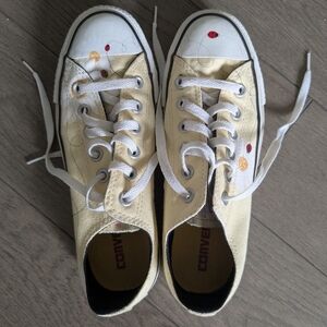 EUC Vintage Converse Lowtop Daisy Ladybug Yellow Sneakers, W7